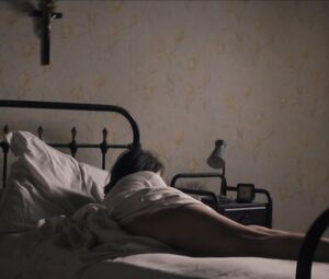 Marion Cotillard naked - Mal De Piers (2016)