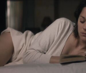 Marion Cotillard naked - Mal De Piers (2016)