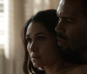 Lela Loren naked – Power s02e01 (2015)