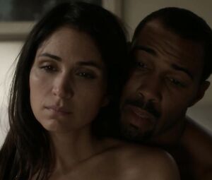 Lela Loren naked – Power s02e01 (2015)