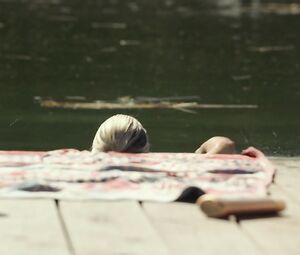 Cortney Palm naked, Lexi Atkins hot, Rachel Melvin hot โ Zombeavers (2014)