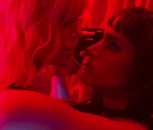 Charlize Theron, Sofia Boutella Naked - Atomic Blonde (US 2017)