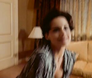 Sex Scene Molly Parker, Alisha Klass - The Center of the World (2000)