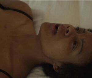 Leah Harvey Naked - On The Road (2016)