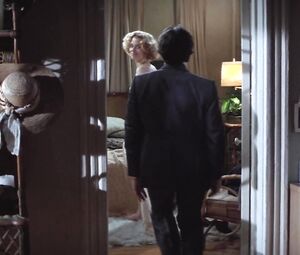 Sexy Penelope Ann Miller - Carlito's Way (1993)