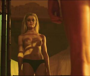 Petra Silander Naked - Virtual Revolution (2016)
