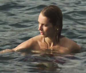 Claire Helene Cahen Nude - Lambeaux (2011)