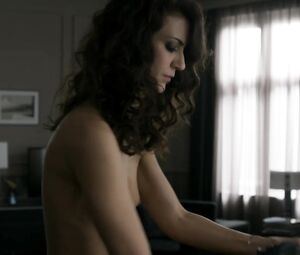 Caroline Goodall nude, Mina Tanderl nude, Joanna Kitzl nude – Berlin Station s01e04-05 (2016)