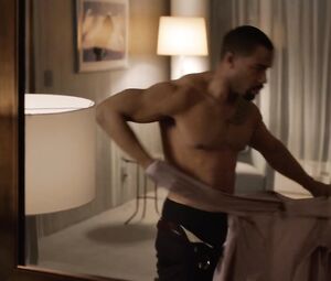 Naturi Naughton nude, Lela Loren nude – Power s01e02 (2014)