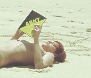 Elisa Heidrich Nude - Animal Politico (2017)