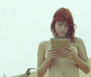 Elisa Heidrich Nude - Animal Politico (2017)