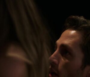 Carlson Young hot – Scream s01e08 (2015)