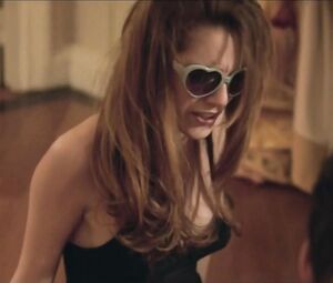 Sexy Miriam Leone - 1992 S01E02 (2015)