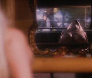 Topless actress Anna Nicole Smith - To the Limit (1995)