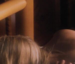 Topless actress Anna Nicole Smith - To the Limit (1995)