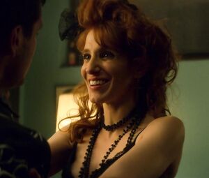 Gwen Hollander Nude - Future Man s01e10 (2017)