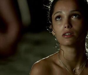 Lola Le Lann nude - Un moment d'egarement (2015)