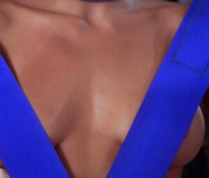 Natasha Henstridge, Sarah Wynter, Raquel Gardner nude - Species II (1995)