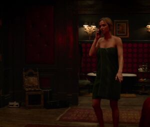 Arielle Kebbel hot – Midnight Texas s01e01 (2017)