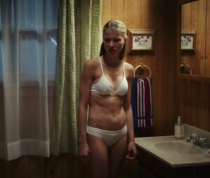 Lexi Atkins nude sexy – Zombeavers (2014)