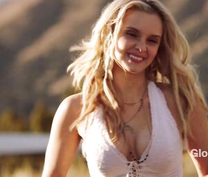 Taylor Black, Sarah Ramos nude - Midnight Texas (2017) s1e4