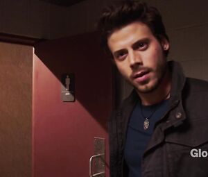 Taylor Black, Sarah Ramos nude - Midnight Texas (2017) s1e4