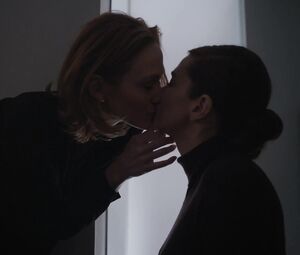 Lesbian celebs scene Louisa Krause, Anna Friel Nude - The Girlfriend Experience s02e03 (2017)