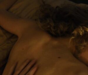 Penelope Mitchell, Jessica Pike nude - Zipper (2015)
