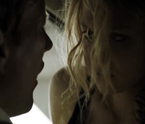 Penelope Mitchell, Jessica Pike nude - Zipper (2015)