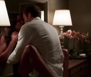 Rosario Dawson, Katherine Heigl nude - Unforgettable (2017)