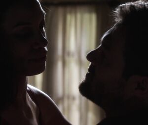 Rosario Dawson, Katherine Heigl nude - Unforgettable (2017)