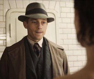 Liv Lisa Fries Nude, Leonie Benesch Sexy - Babylon Berlin (2017) s02e01