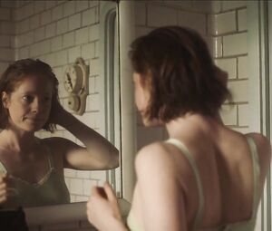 Liv Lisa Fries Nude, Leonie Benesch Sexy - Babylon Berlin (2017) s02e01