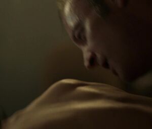 Sex Scene Jody Balfour Nude - Rellik s01e05 (2017)