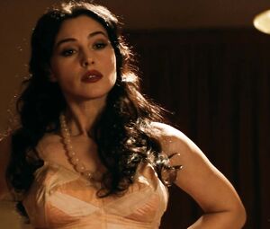 Sexy Monica Bellucci - Malena (2000)