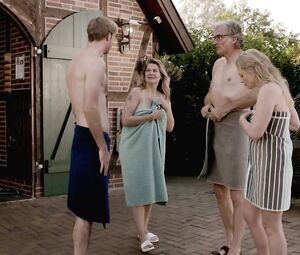 Nacktszenen Susanna Simon, Birge Schade - Eltern allein zu Haus. Die Winters (2017)