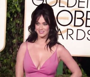Katy Perry Hot Cleavage - Golden Globe Awards (2016)