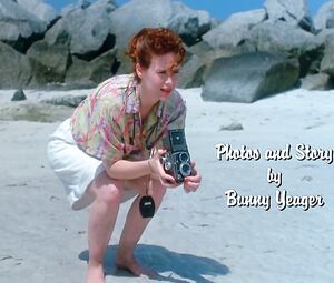 Gretchen Mol nude - The Notorious Bettie Page (2005)