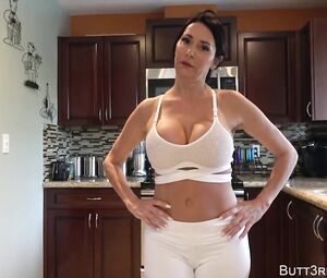 Cuckold sex Butt3rflyforu Gets Dark-Hued Mailed By Step Sonnie video