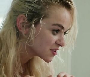 Sex video Morgan Saylor Bare - Being Charlie (2016)