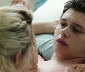 Sex video Morgan Saylor Bare - Being Charlie (2016)