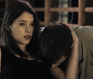 Sex video Astrid Berges-Frisbey Bare - El sexo de los angeles (The sex intercourse of the angels)