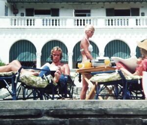 Rebecca Gilling & Victoria Anoux - Stone (1974)