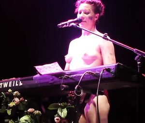 Amanda palmer topless