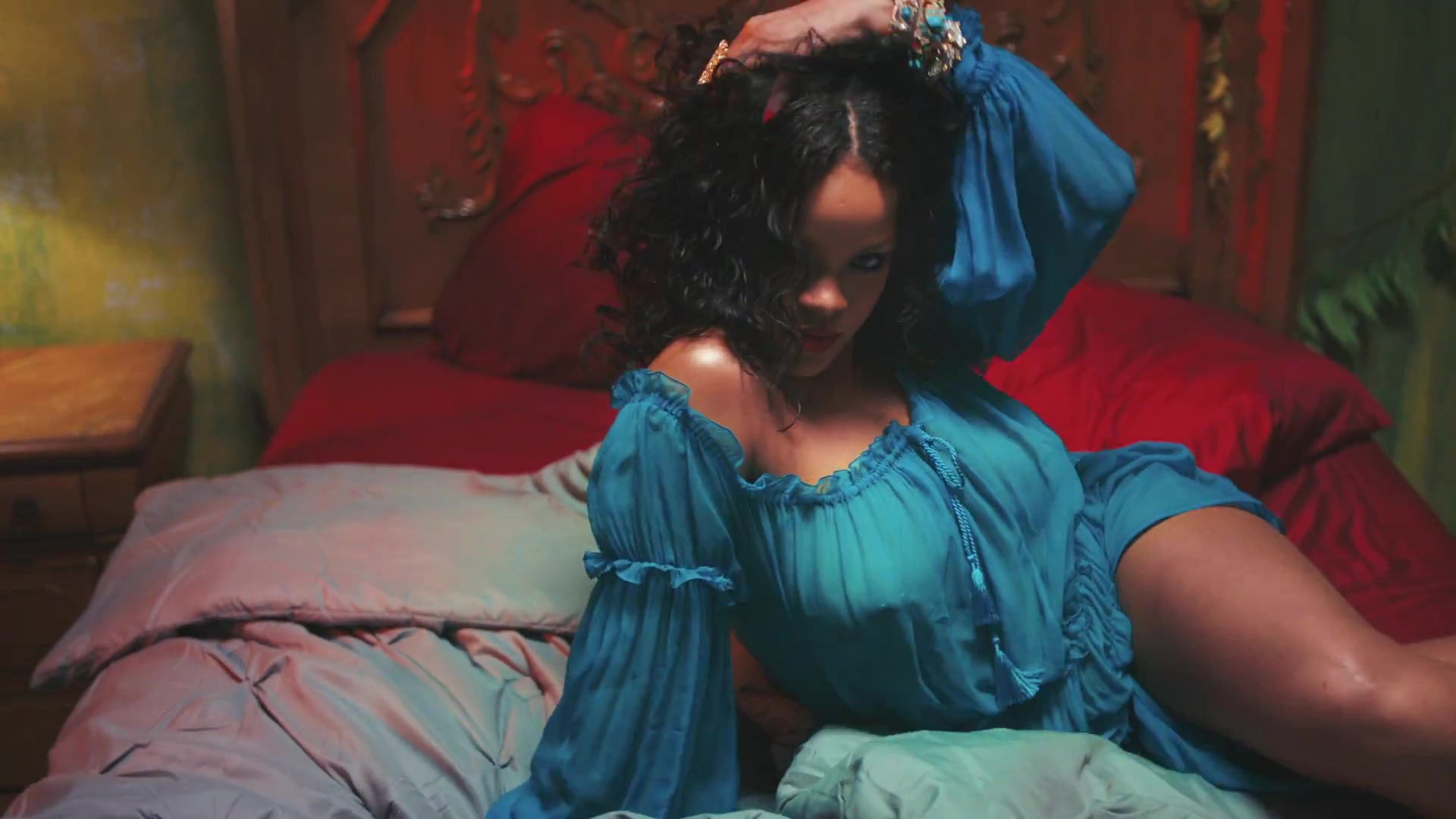 Porno Hanoi rihanna in Rihanna video