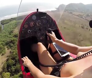 Beautifull Girl - Naked Fly