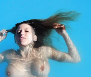 Birdy - Girl Nude