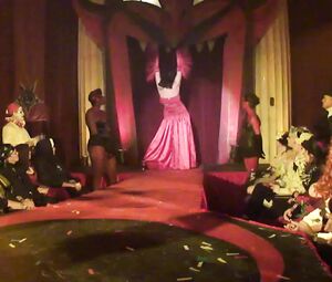 Burlesque Strip  SHOW -040- Laura Desiree Peepshow