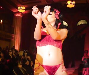 Burlesque Strip  SHOW -040- Laura Desiree Peepshow