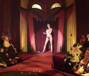 Burlesque Strip  SHOW -040- Laura Desiree Peepshow